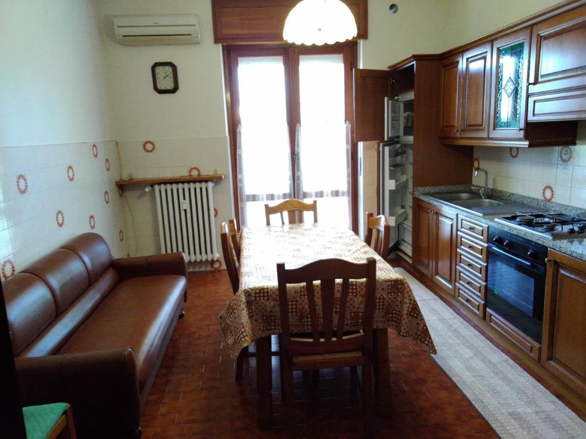 Apartament Domanda Calosso Zewnętrze zdjęcie